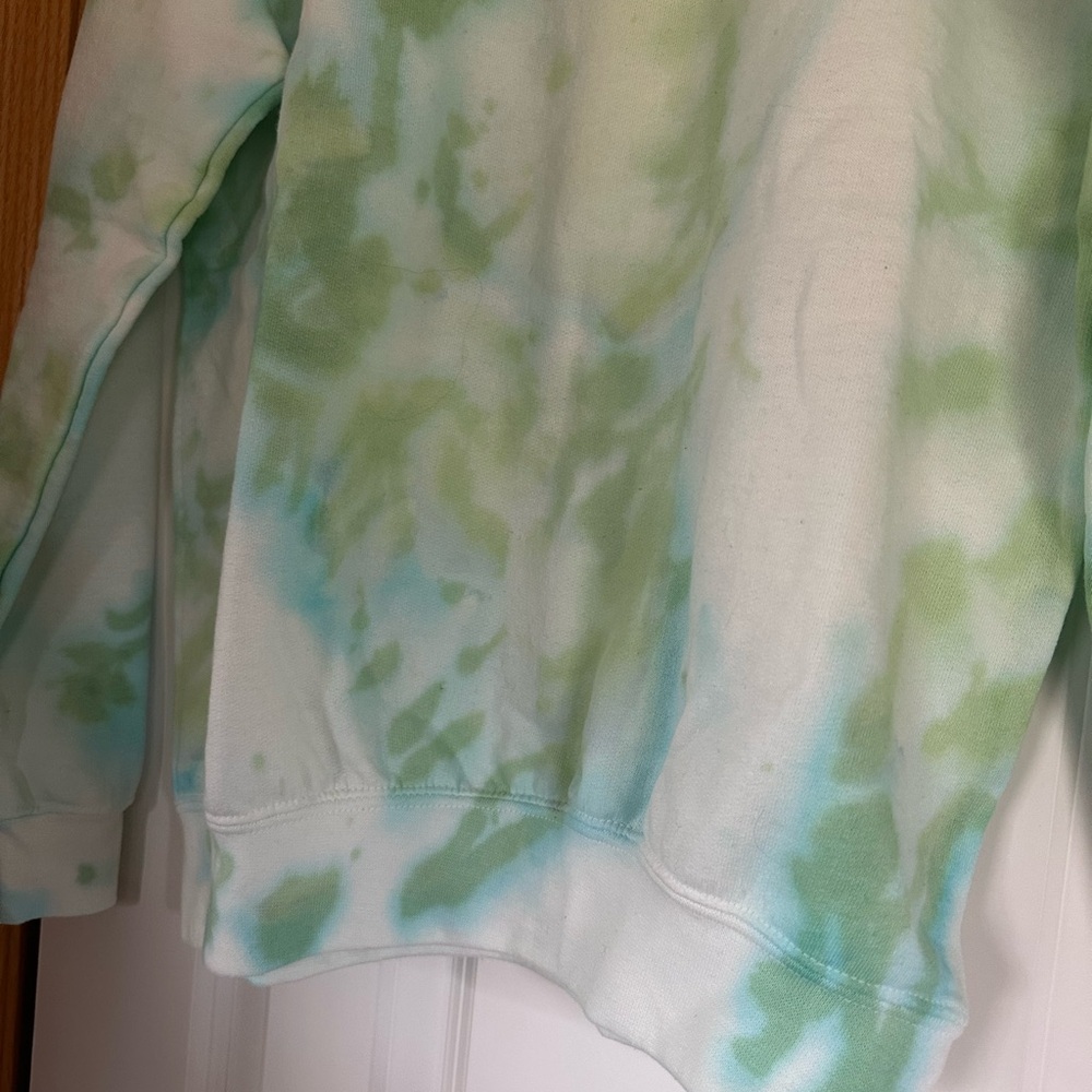 Hand-Dyed Tie-Dye Sweatshirt 💚💙 - Picture 4 of 6